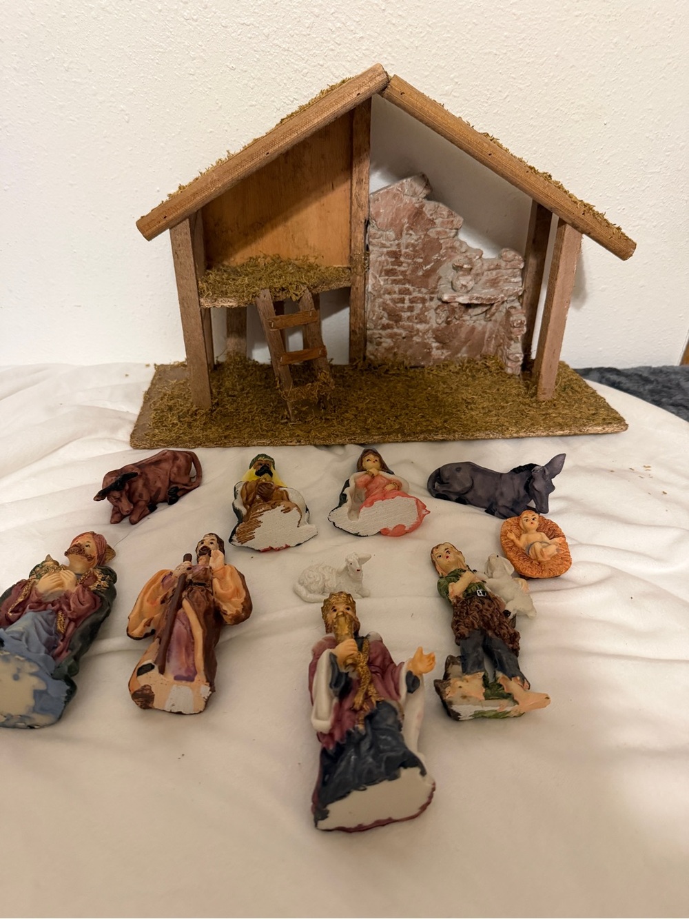 VINTAGE Kurt Adler 12-Piece Nativity Set with Wooden Stable H2244